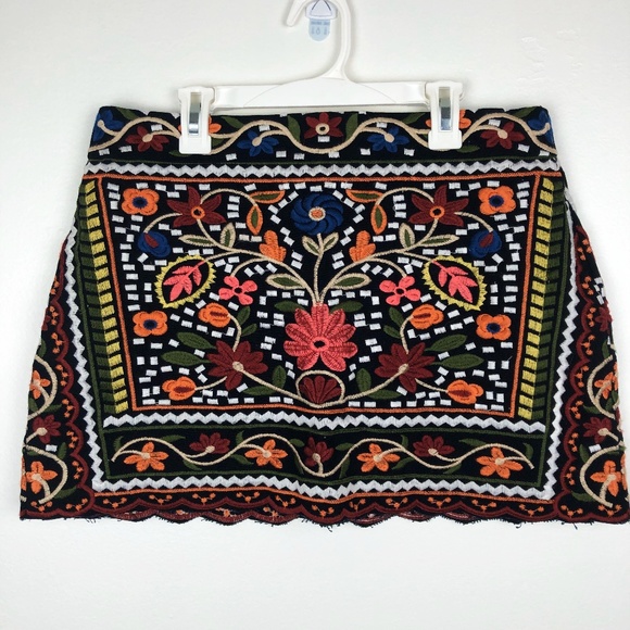 Black & Colorful Floral Embroidered Mini Skit - Picture 2 of 7